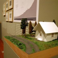 Una de las maquetas de la exposición Cabañas para pensar