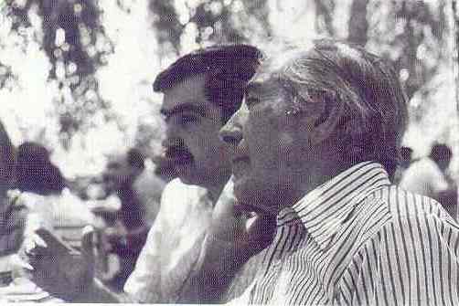 Guerrero con Antonio Muñoz Molina en La Mimbre, durante su visita a Granada en la primavera de 1984. Foto cedida por Juan Vida